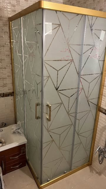 کابین دوش کنج فریمدار ریلی طلایی لوتوس با شیشه سکوریت شفاف و طراحی لوکس مناسب فضاهای ال شکل و حمامهای مدرن