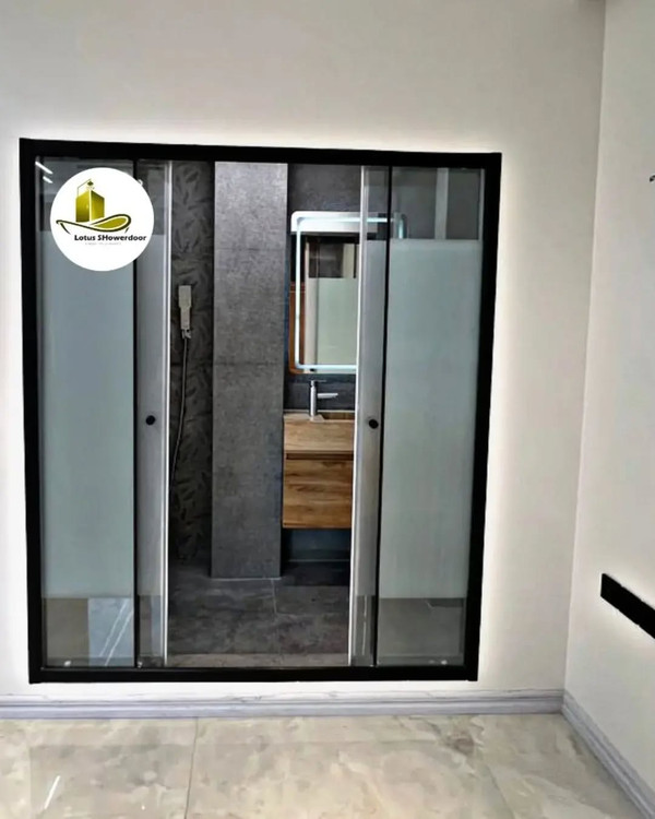 کابین دوش ریلی لوتوس مدل فریمدار با شیشه سکوریت دودی و طراحی لوکس مناسب حمام مدرن